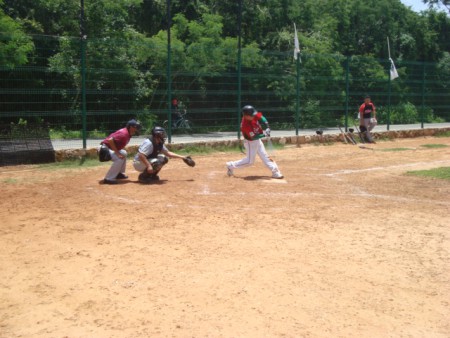 BUENA SALIDA PERO MAL DEBUT PARA URIEL MARIN